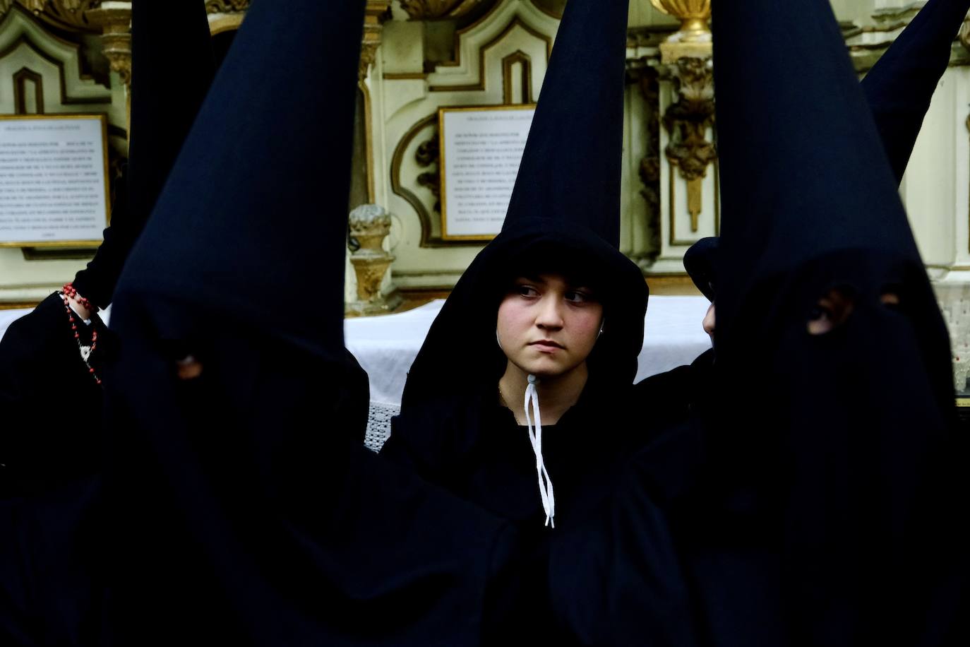 Fotos: Servitas en el Viernes de Dolores de la Semana Santa de Cádiz 2024