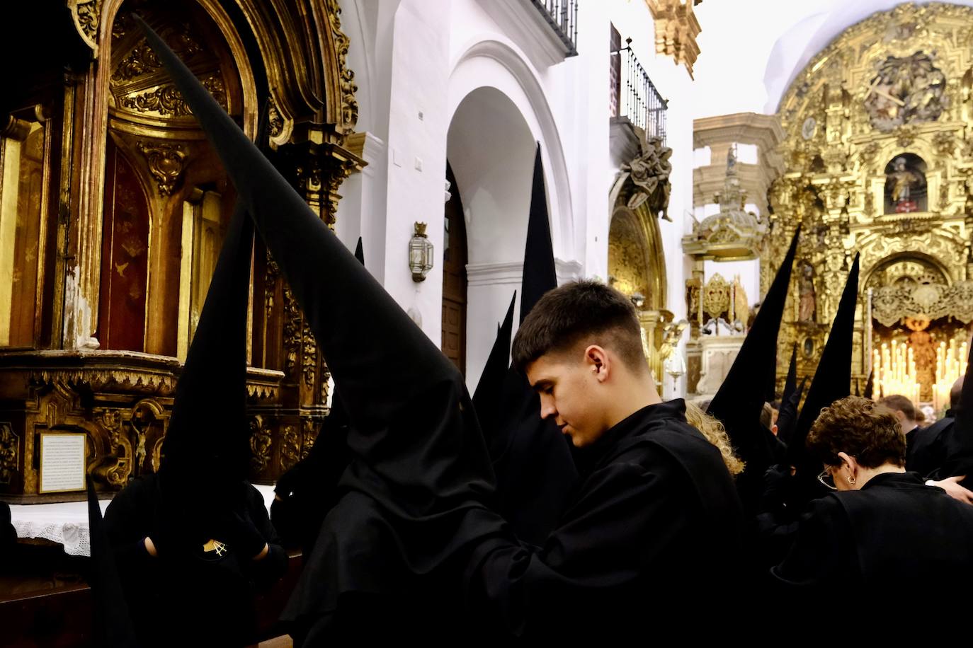 Fotos: Servitas en el Viernes de Dolores de la Semana Santa de Cádiz 2024