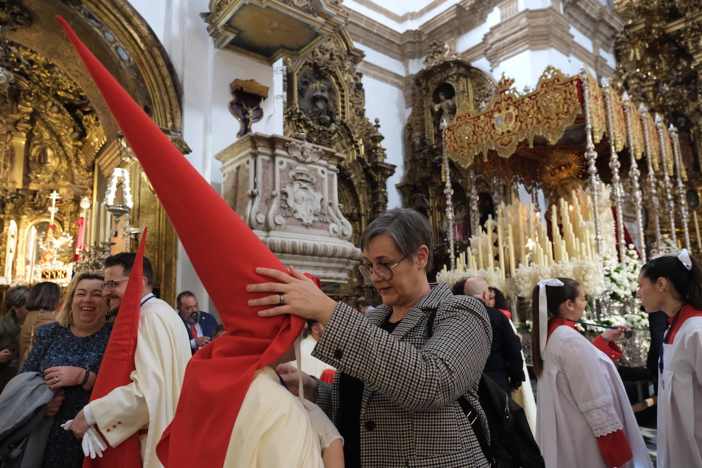 Fotos: Las Penas y el desconsuelo el Domingo de Ramos en Cádiz