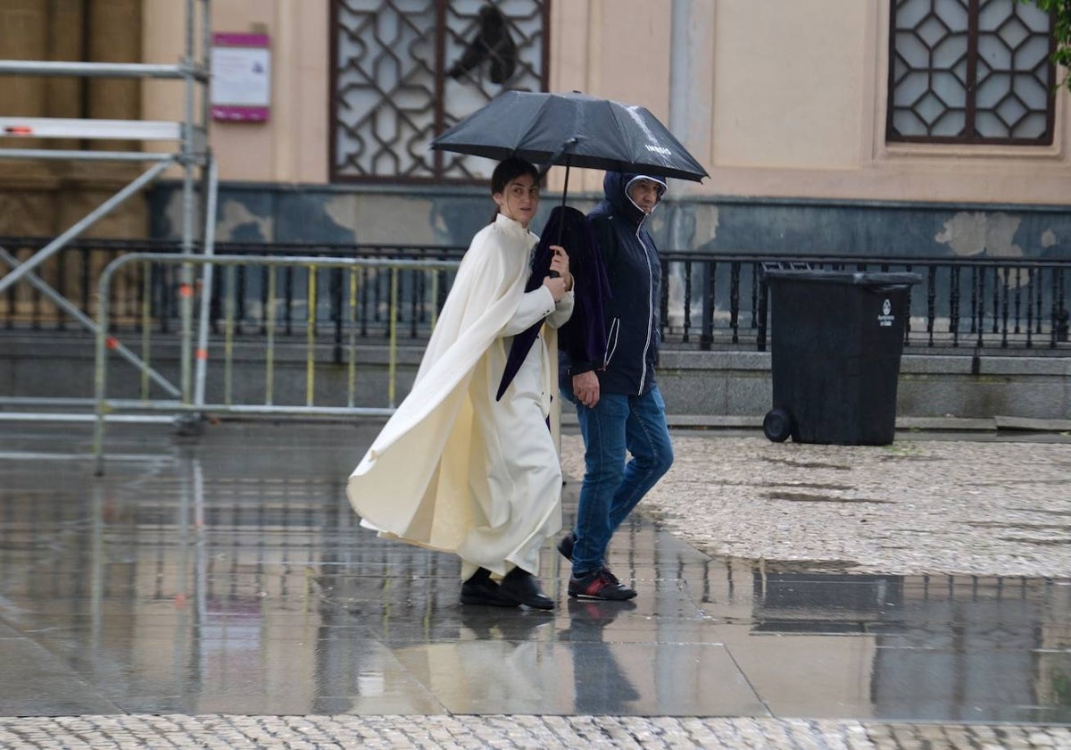 Fotos: El Prendimiento en el Lunes Santo de la Semana Santa de Cádiz 2024