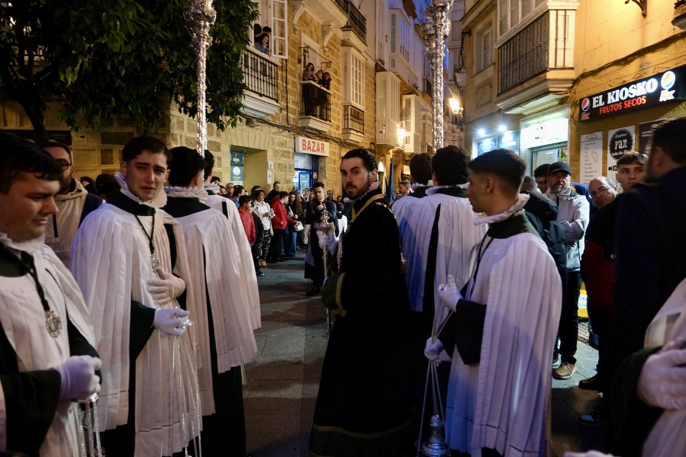 Fotos: Vera-Cruz en el Lunes Santo de la Semana Santa de Cádiz 2024