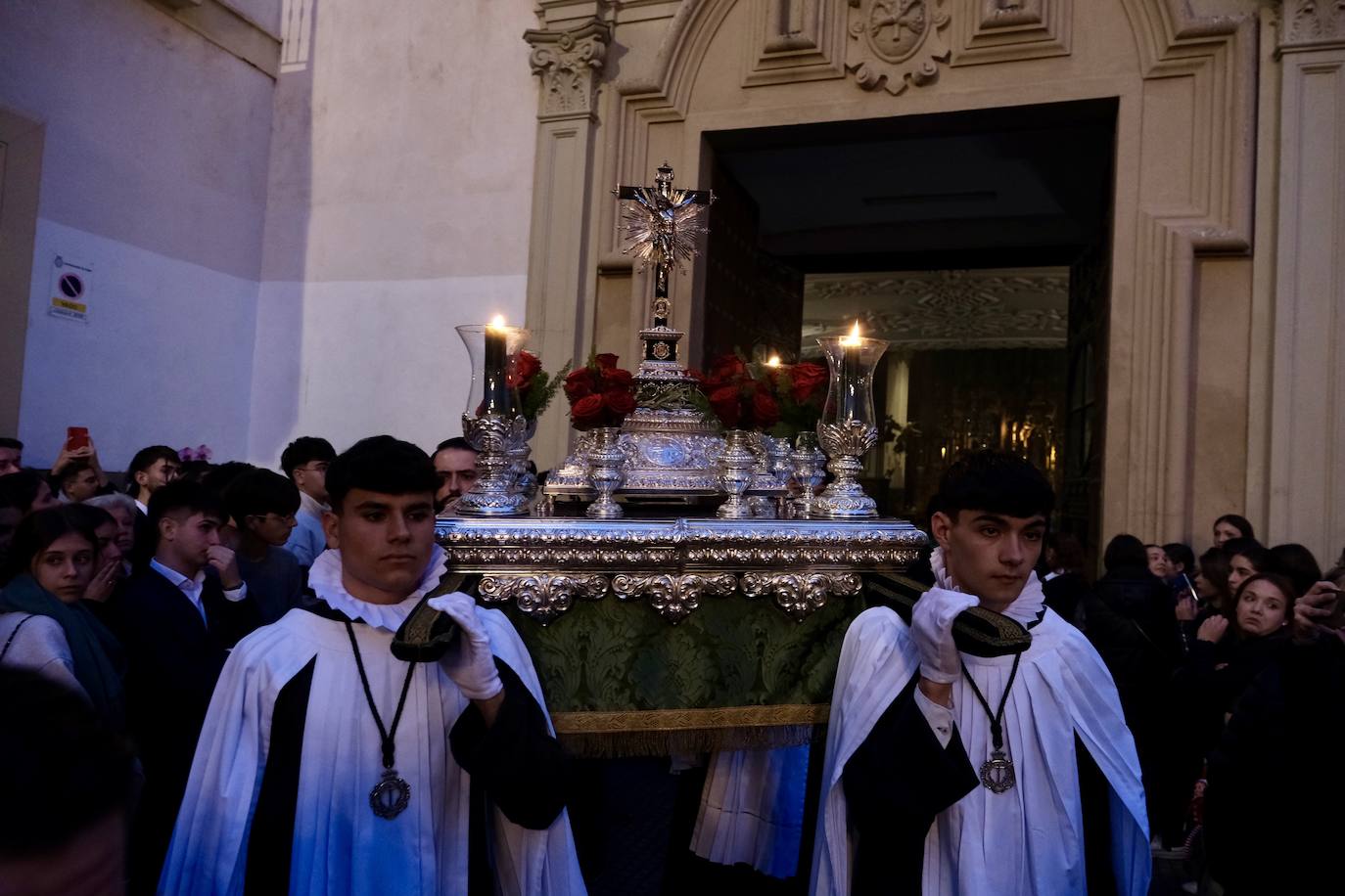 Fotos: Vera-Cruz en el Lunes Santo de la Semana Santa de Cádiz 2024