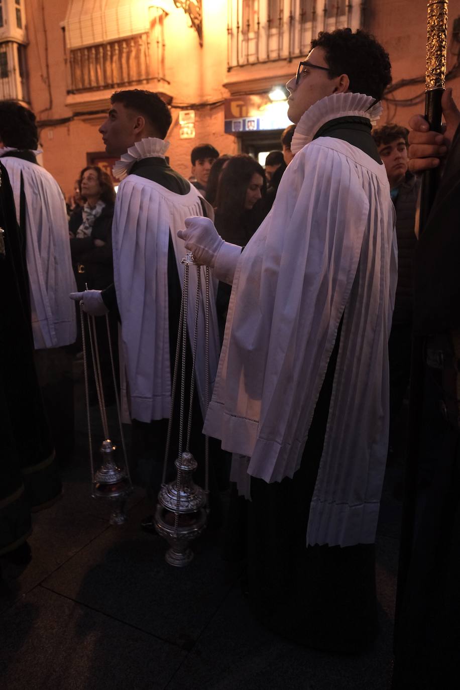 Fotos: Vera-Cruz en el Lunes Santo de la Semana Santa de Cádiz 2024