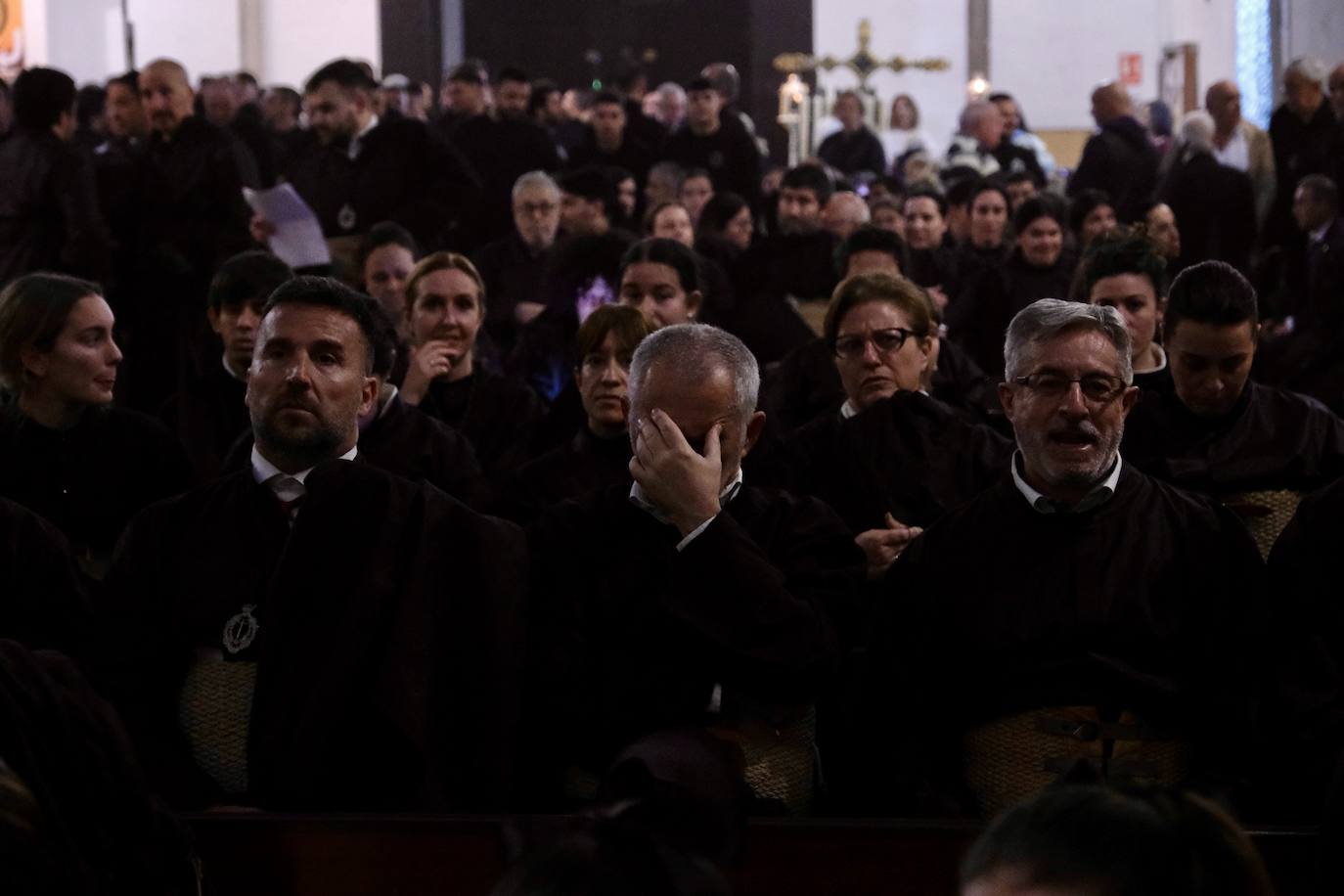 Fotos: Vera-Cruz en el Lunes Santo de la Semana Santa de Cádiz 2024