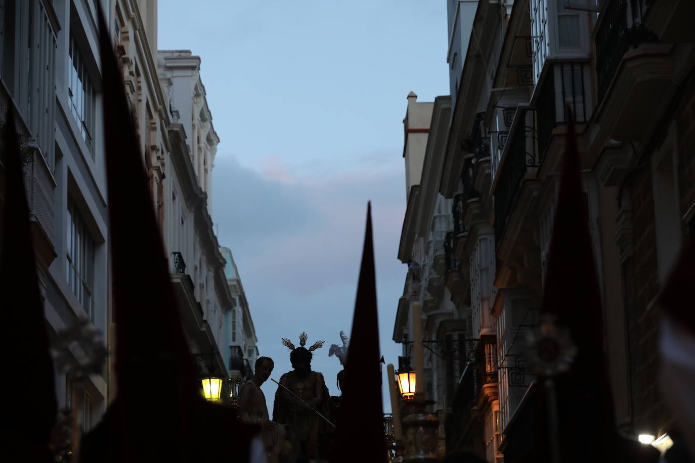 Fotos: El Caído en el Martes Santo de la Semana Santa de Cádiz 2024