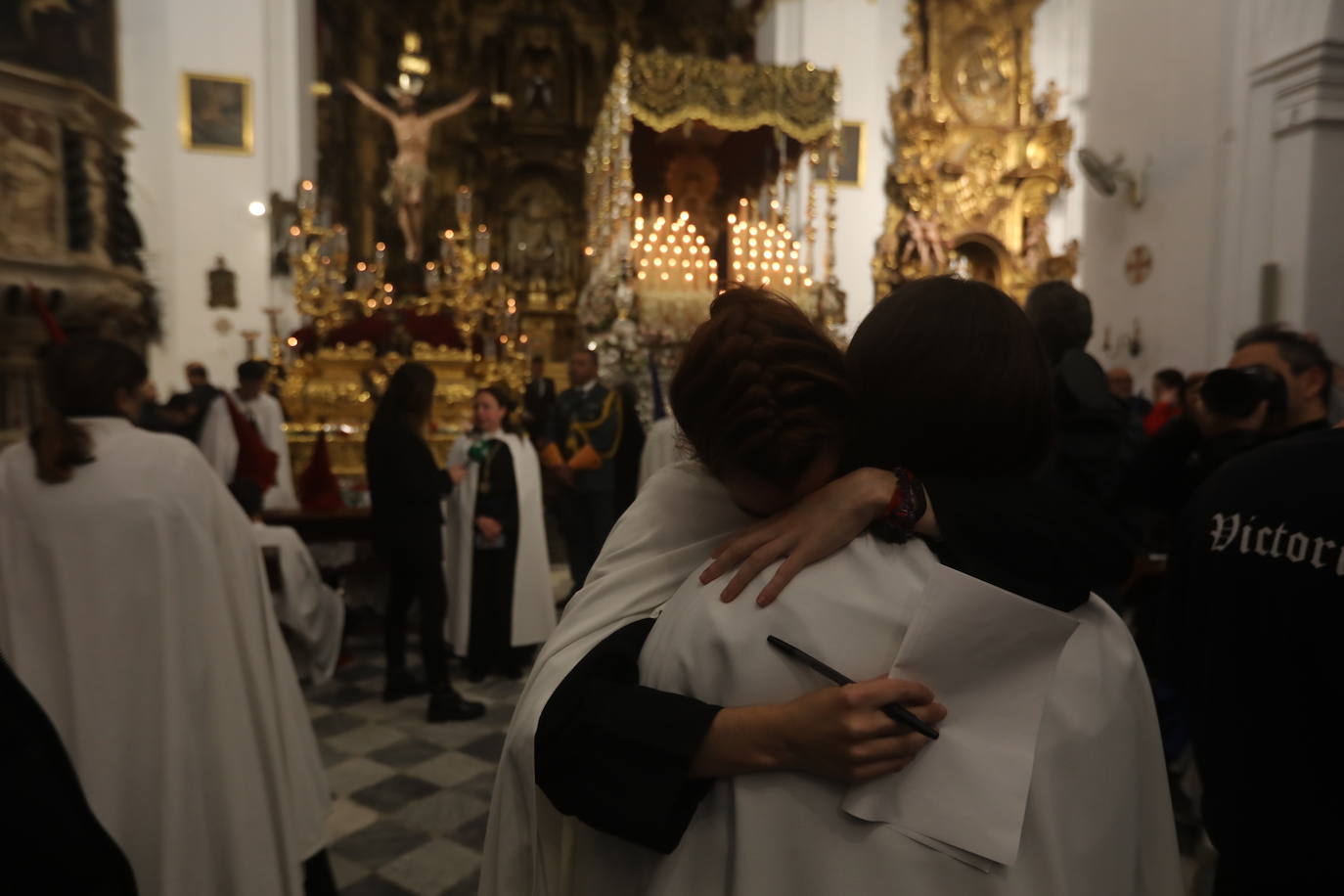 Fotos: Viernes Santo pasado por agua en Cádiz