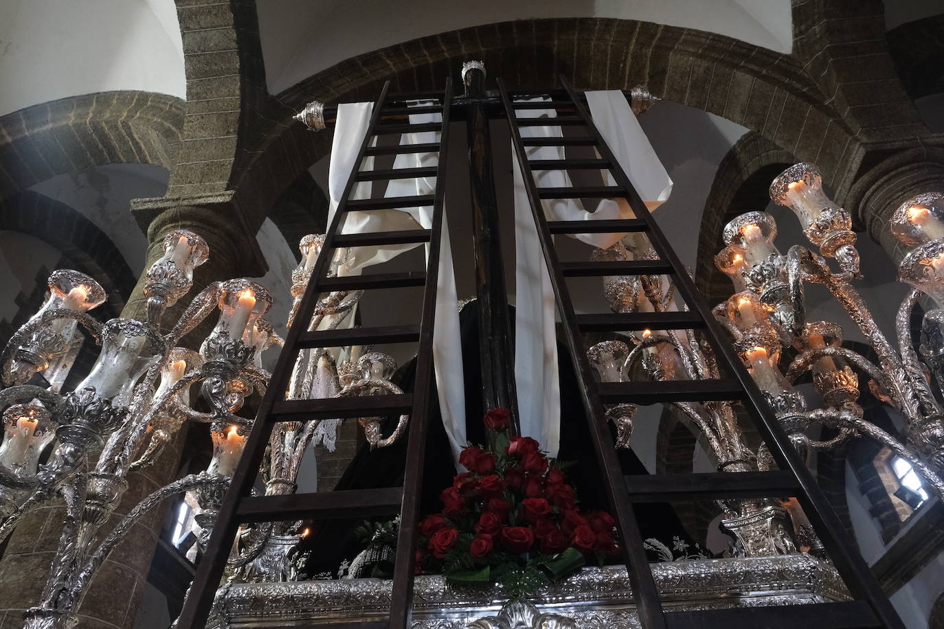 Fotos: Santo Entierro este Sábado Santo en la Semana Santa de Cádiz 2024
