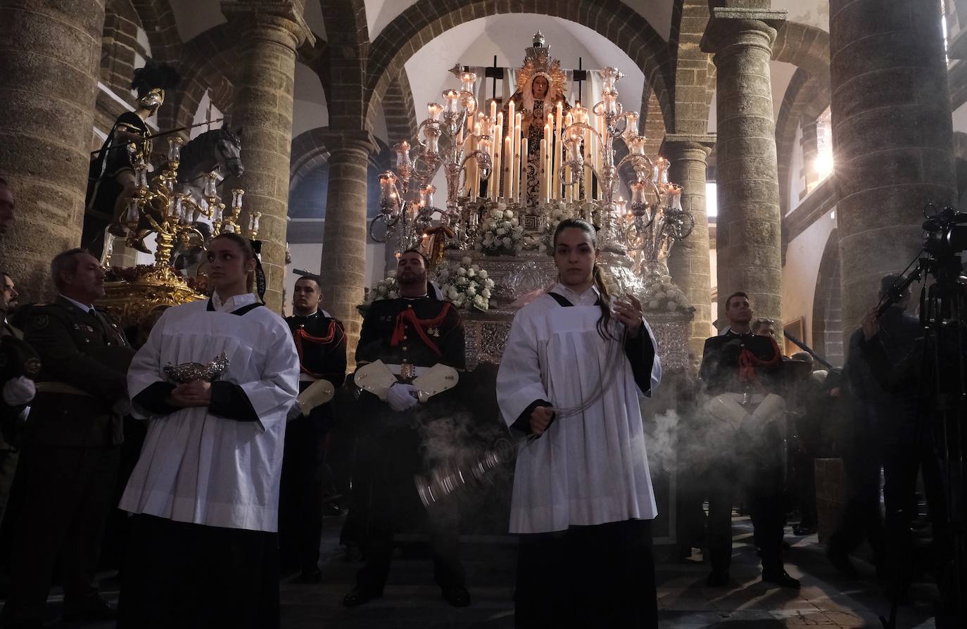 Fotos: Santo Entierro este Sábado Santo en la Semana Santa de Cádiz 2024