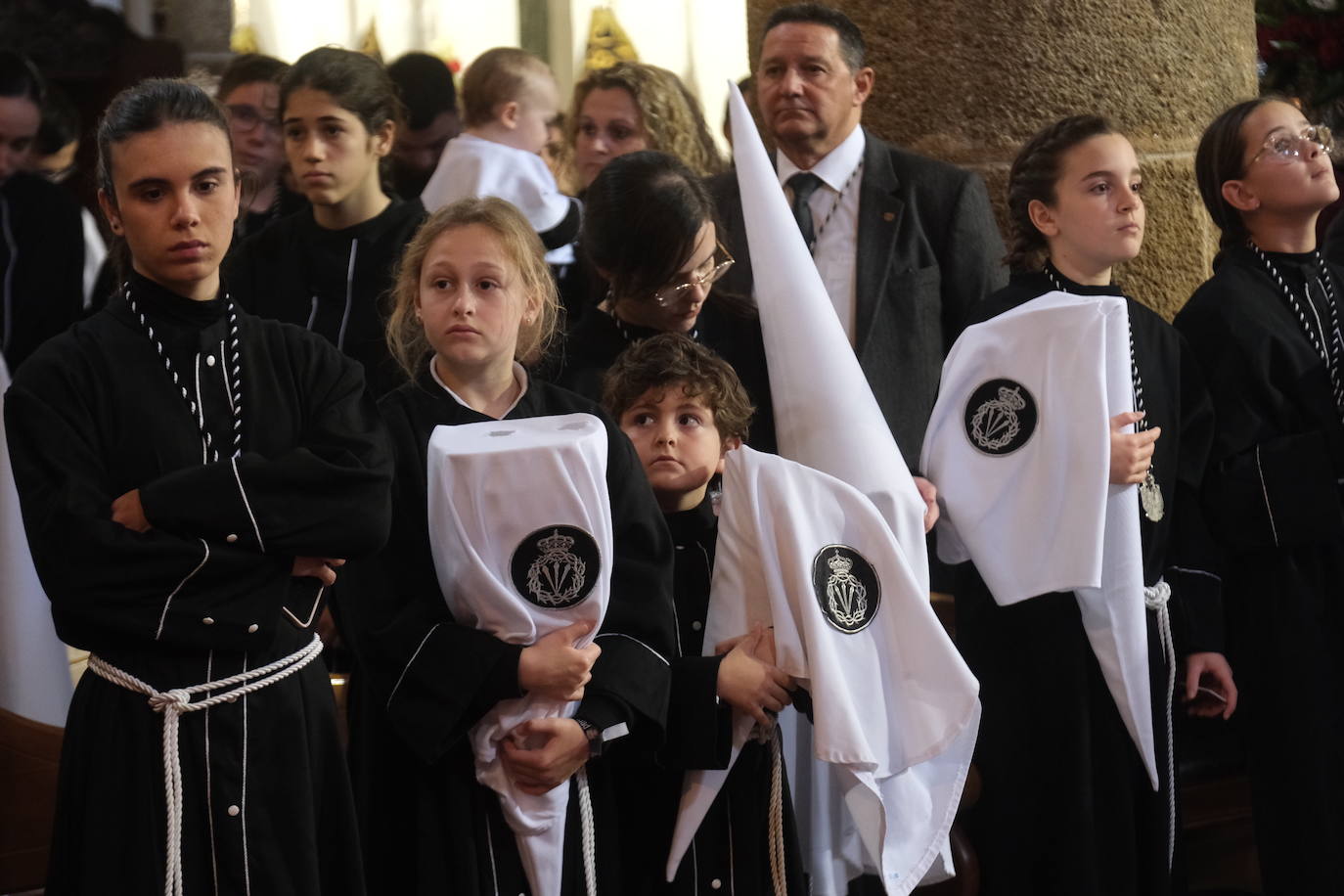 Fotos: Santo Entierro este Sábado Santo en la Semana Santa de Cádiz 2024