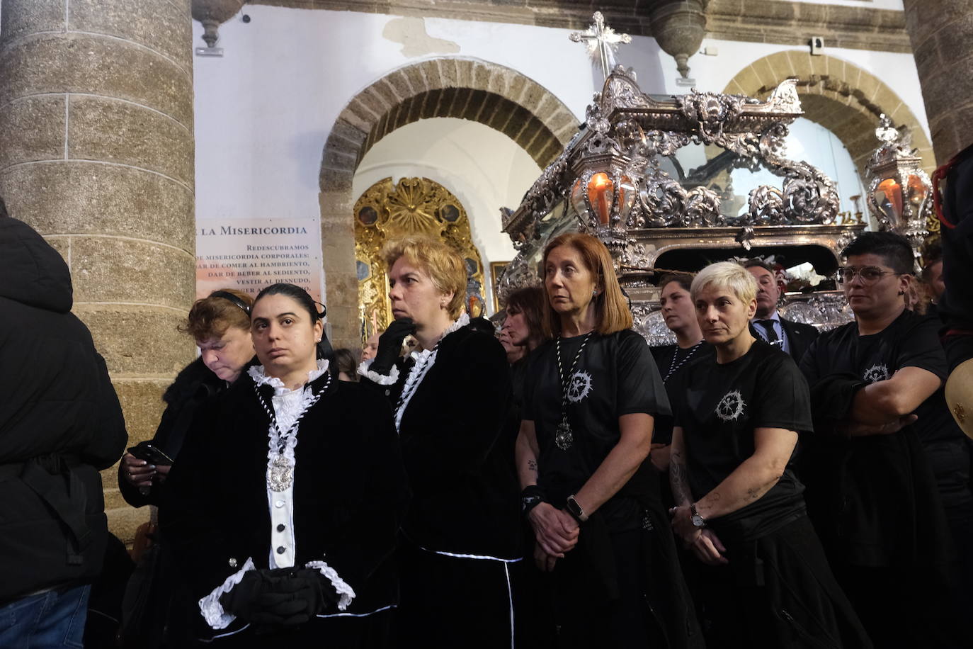 Fotos: Santo Entierro este Sábado Santo en la Semana Santa de Cádiz 2024