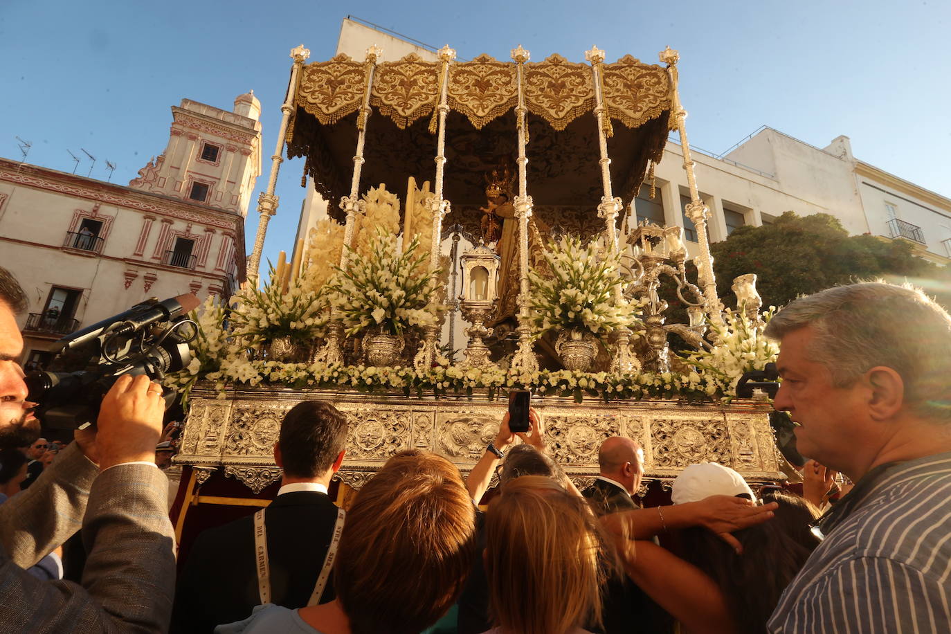 Fotos: La Virgen del Carmen procesiona por las calles de Cádiz