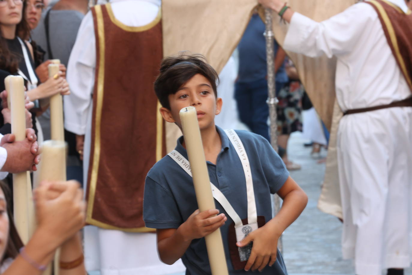 Fotos: La Virgen del Carmen procesiona por las calles de Cádiz