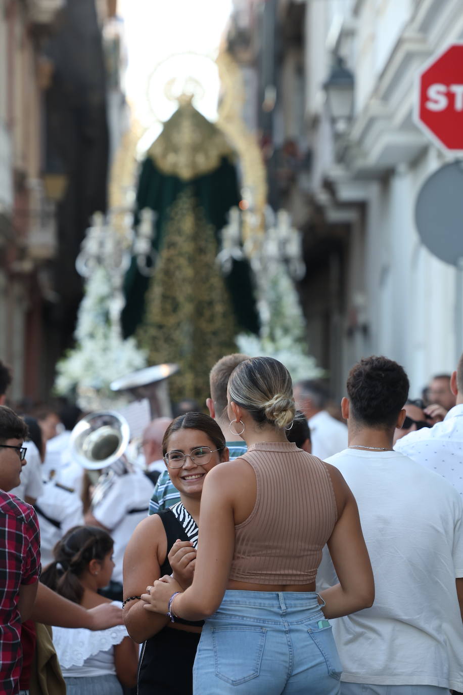 Fotos: Procesión de la Virgen de los Desamparados en Cádiz