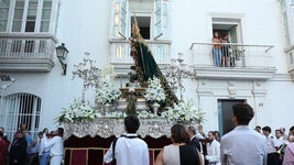 Fotos: Procesión de la Virgen de los Desamparados en Cádiz