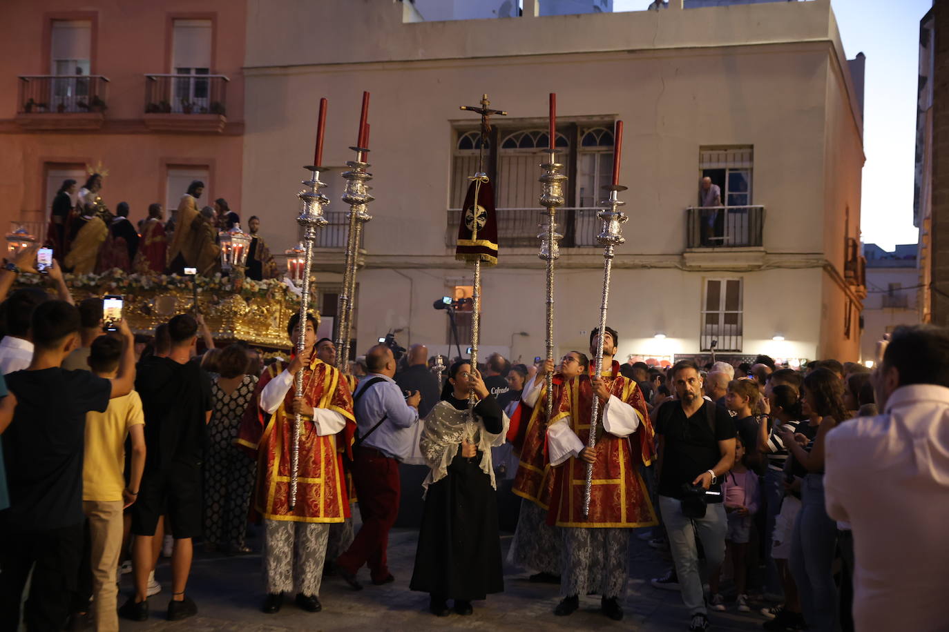 Fotos: Procesión extraordinaria de la Sagrada Cena en Cádiz