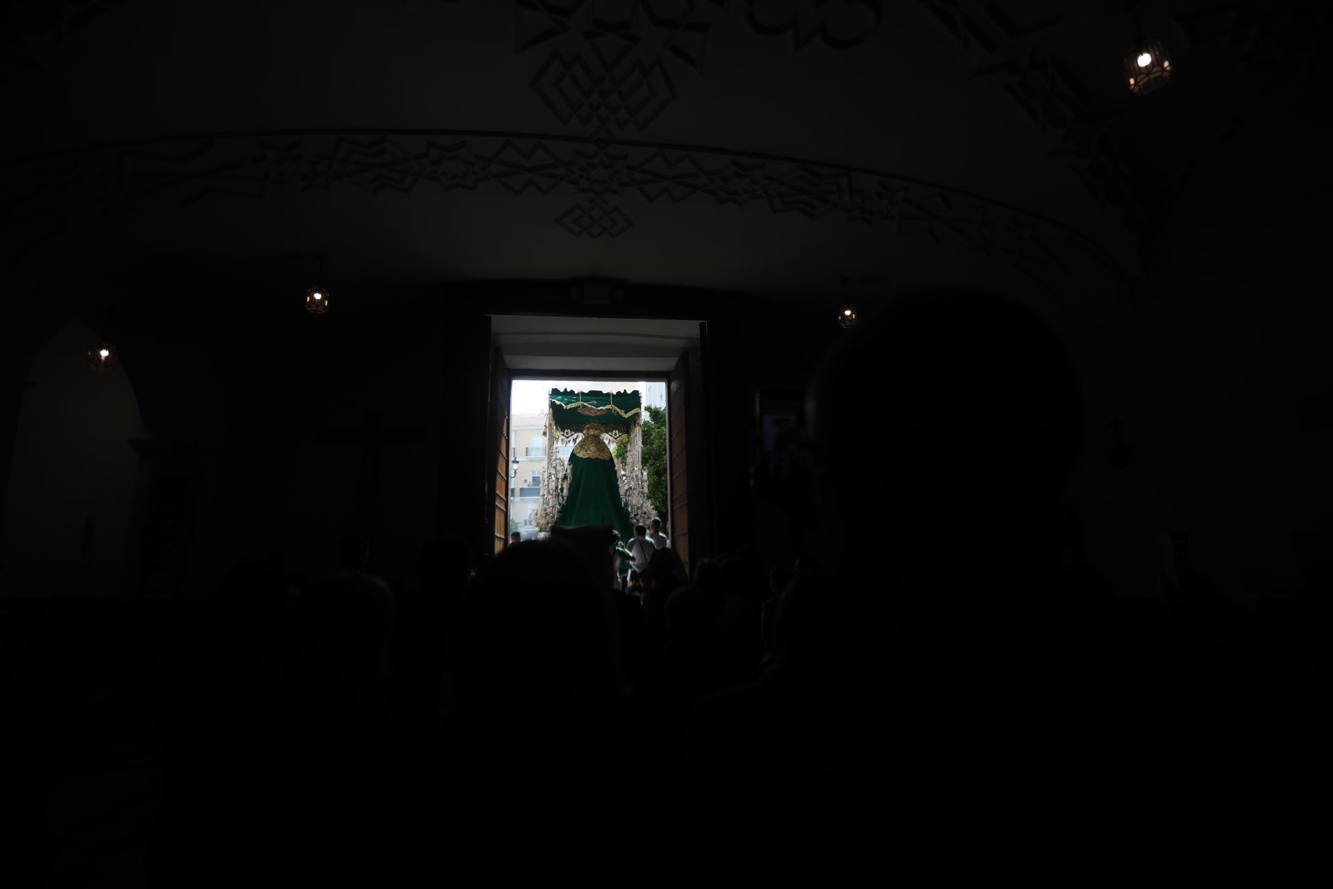 Las imágenes de Nazareno del Amor en la Semana Santa de Cádiz 2025