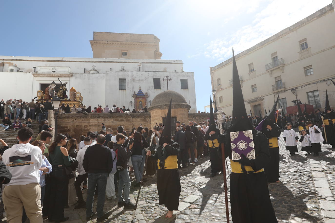 Las imágenes de Sanidad en la Semana Santa de Cádiz 2025