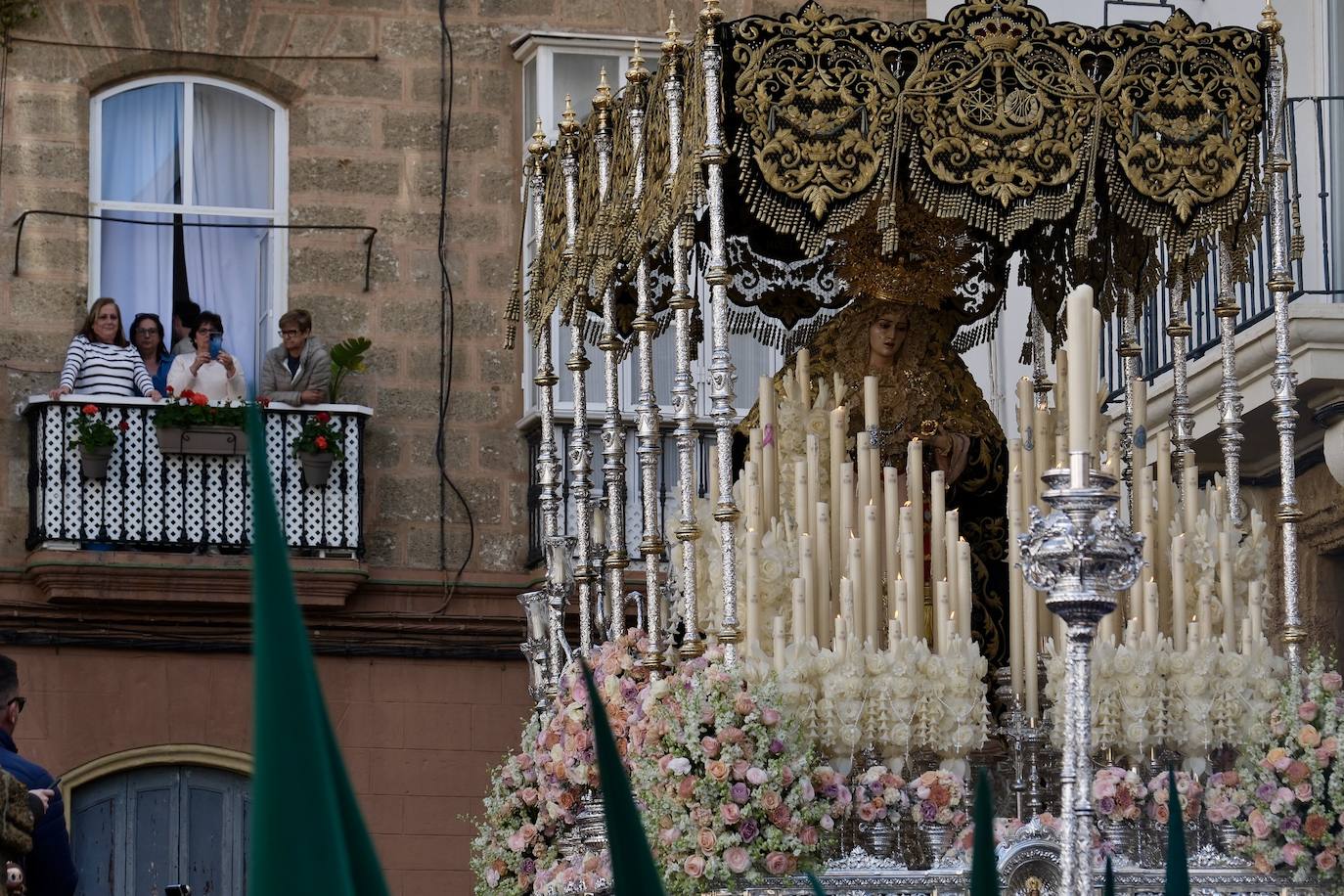 Las imágenes de Cigarreras en la Semana Santa de Cádiz 2025
