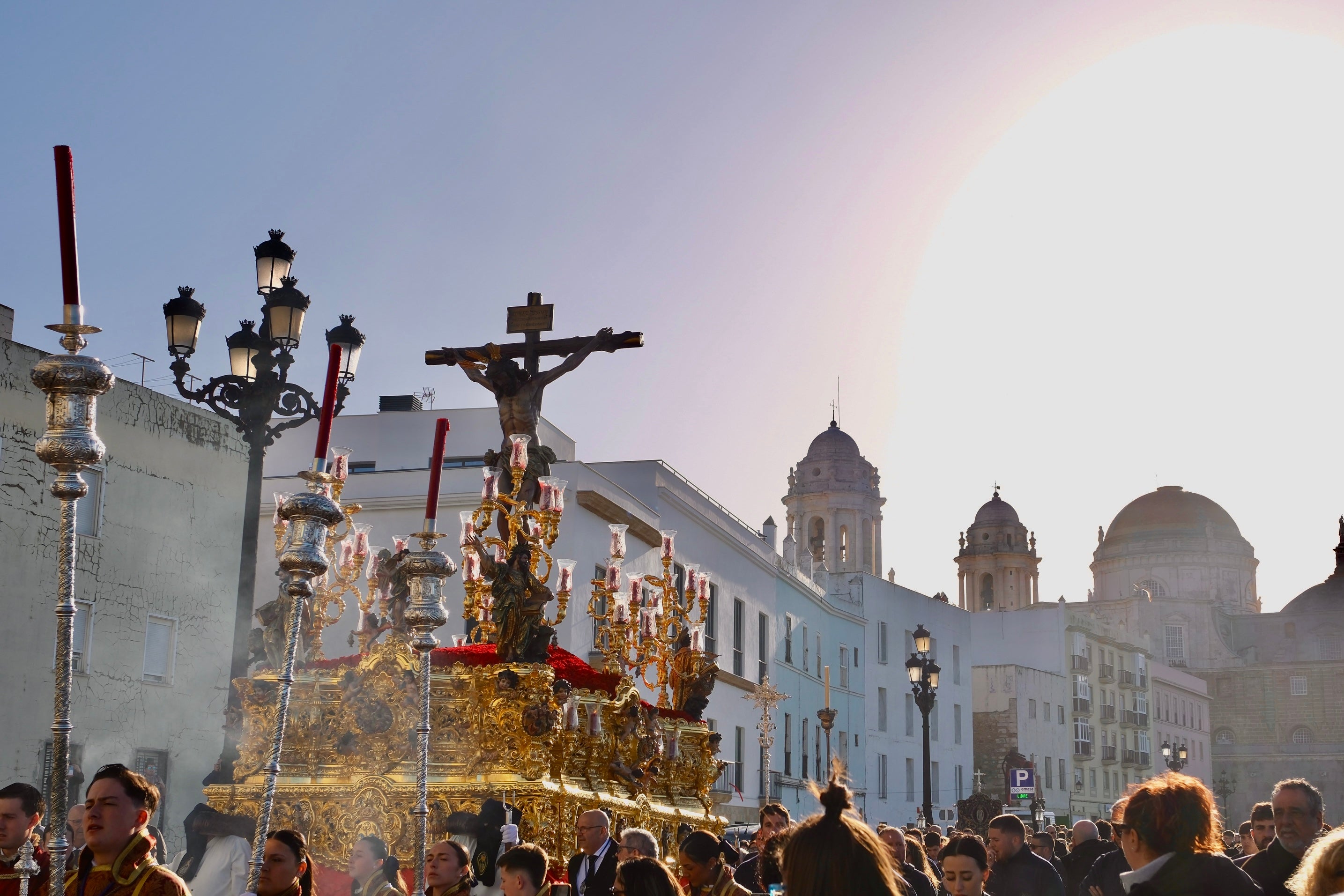 La archicofradía de La Palma regresa al barrio de la Viña