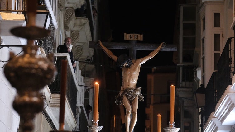 Fotos: Buena Muerte el Viernes Santo en la Semana Santa de Cádiz 2025
