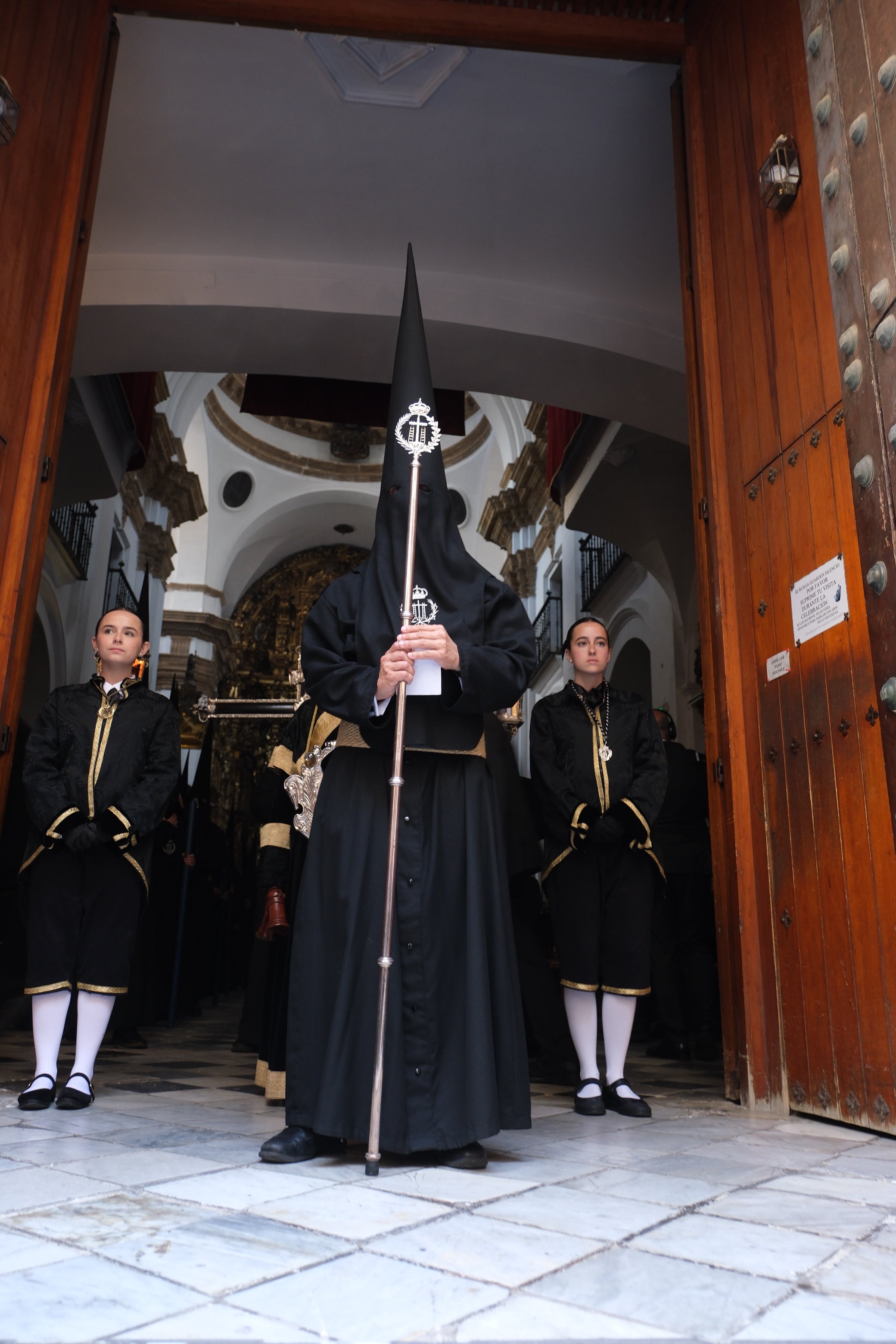 Fotos: Descendimiento el Viernes Santo en la Semana Santa de Cádiz 2025