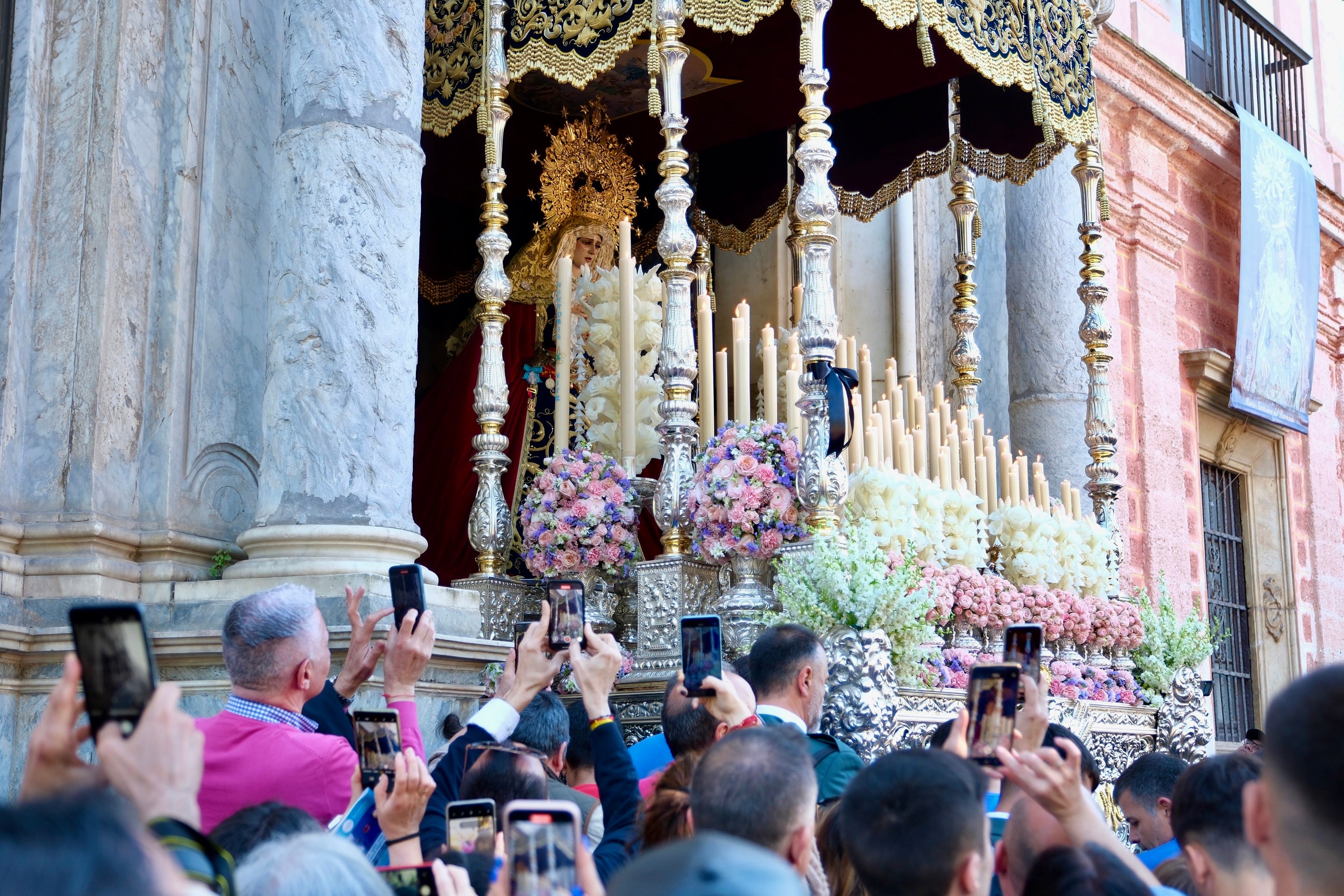 Fotos: Expiración el Viernes Santo en la Semana Santa de Cádiz 2025