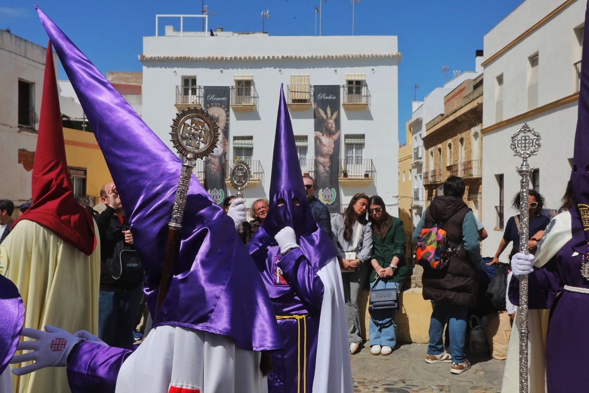 Fotos: El Santo Entierro en el Sábado Santo de Cádiz 2025