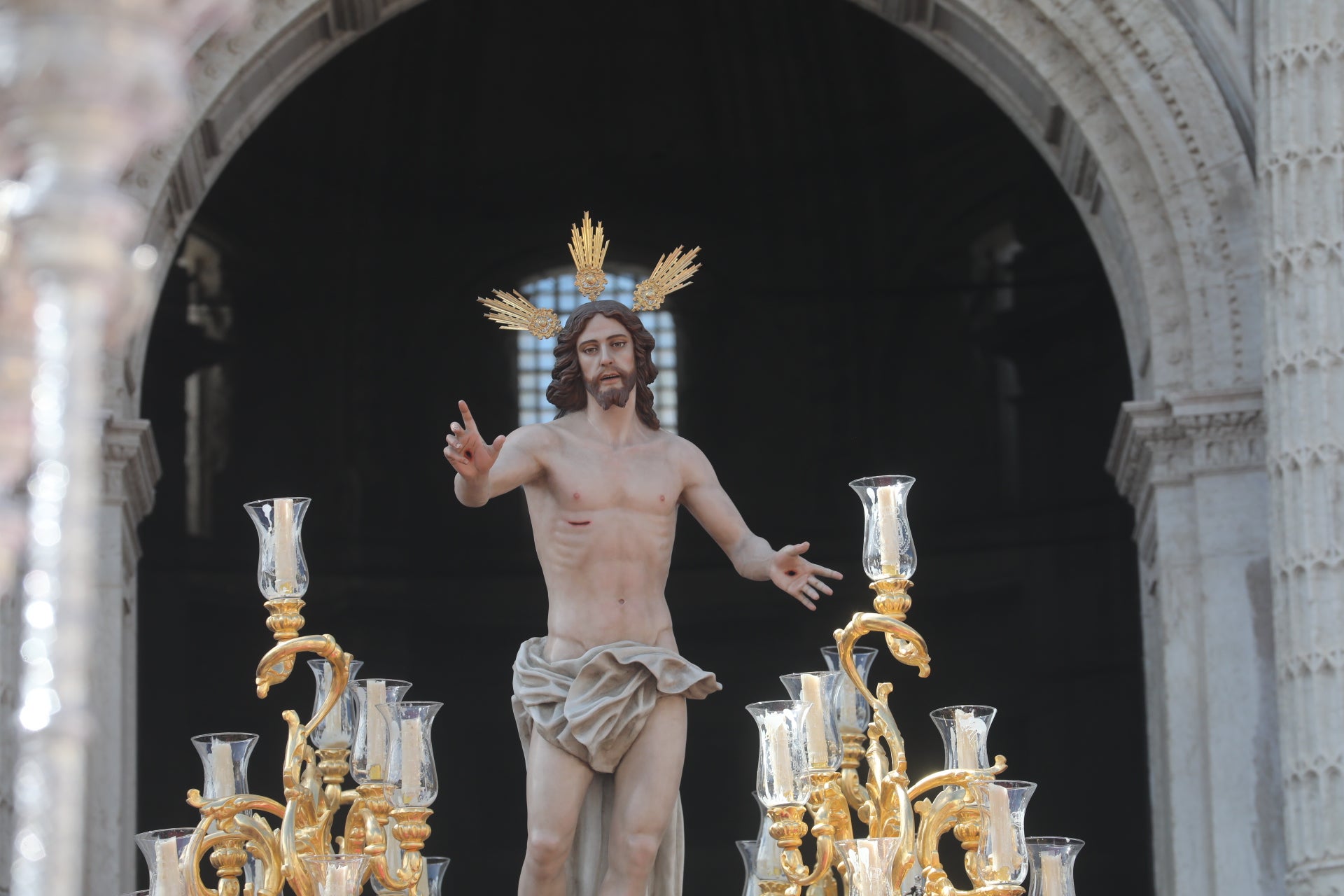 Fotos: El Resucitado procesiona por las calles de Cádiz