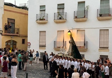 La Esperanza Cigarrera inicia los días de peregrinación cofrade en Cádiz