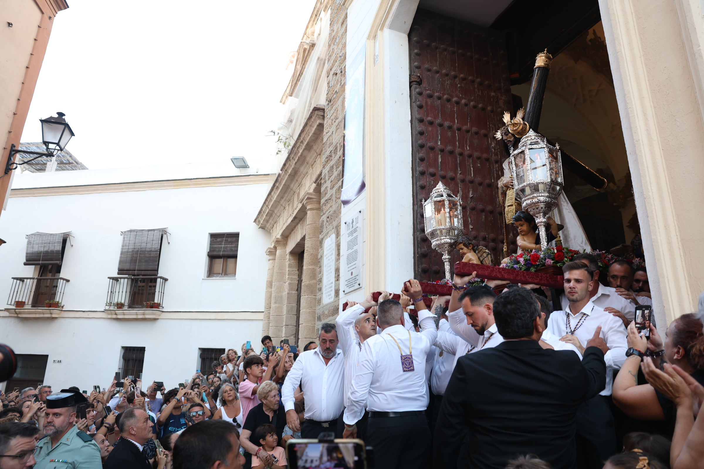 Las imágenes del comienzo de la Peregrinación Extraordinaria del Nazareno