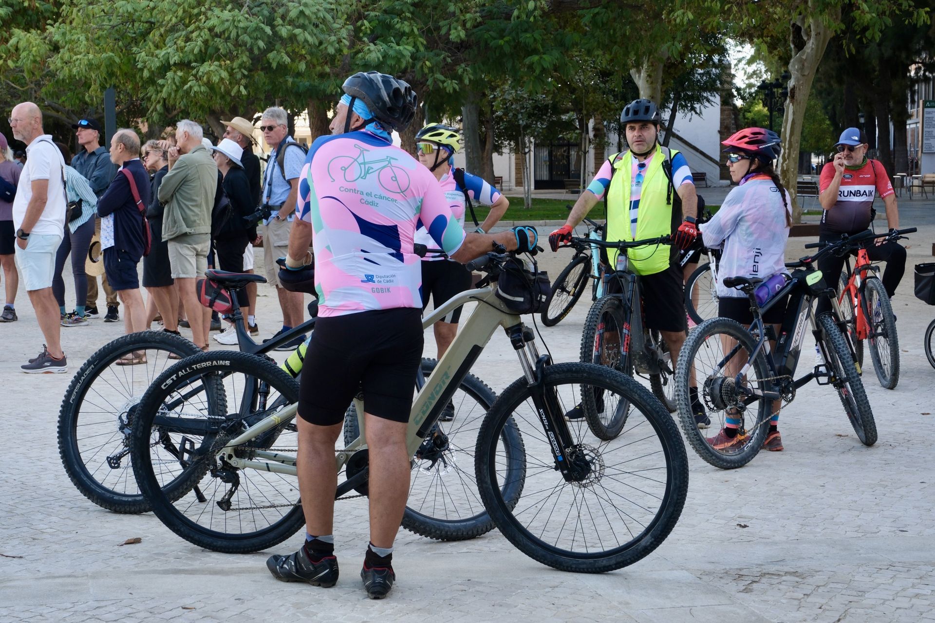 Fotos: Cádiz pedalea unida contra el cáncer en la III edición de la &#039;Cádiz Bike contra el Cáncer&#039;