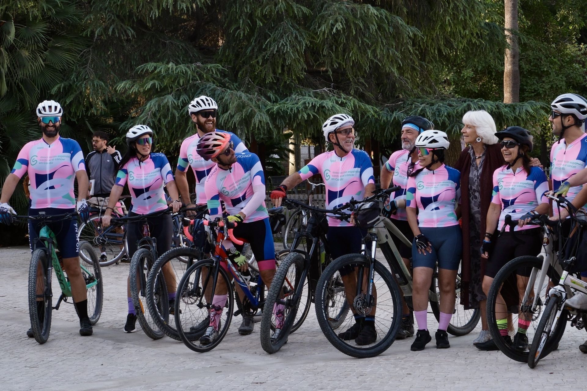 Fotos: Cádiz pedalea unida contra el cáncer en la III edición de la &#039;Cádiz Bike contra el Cáncer&#039;