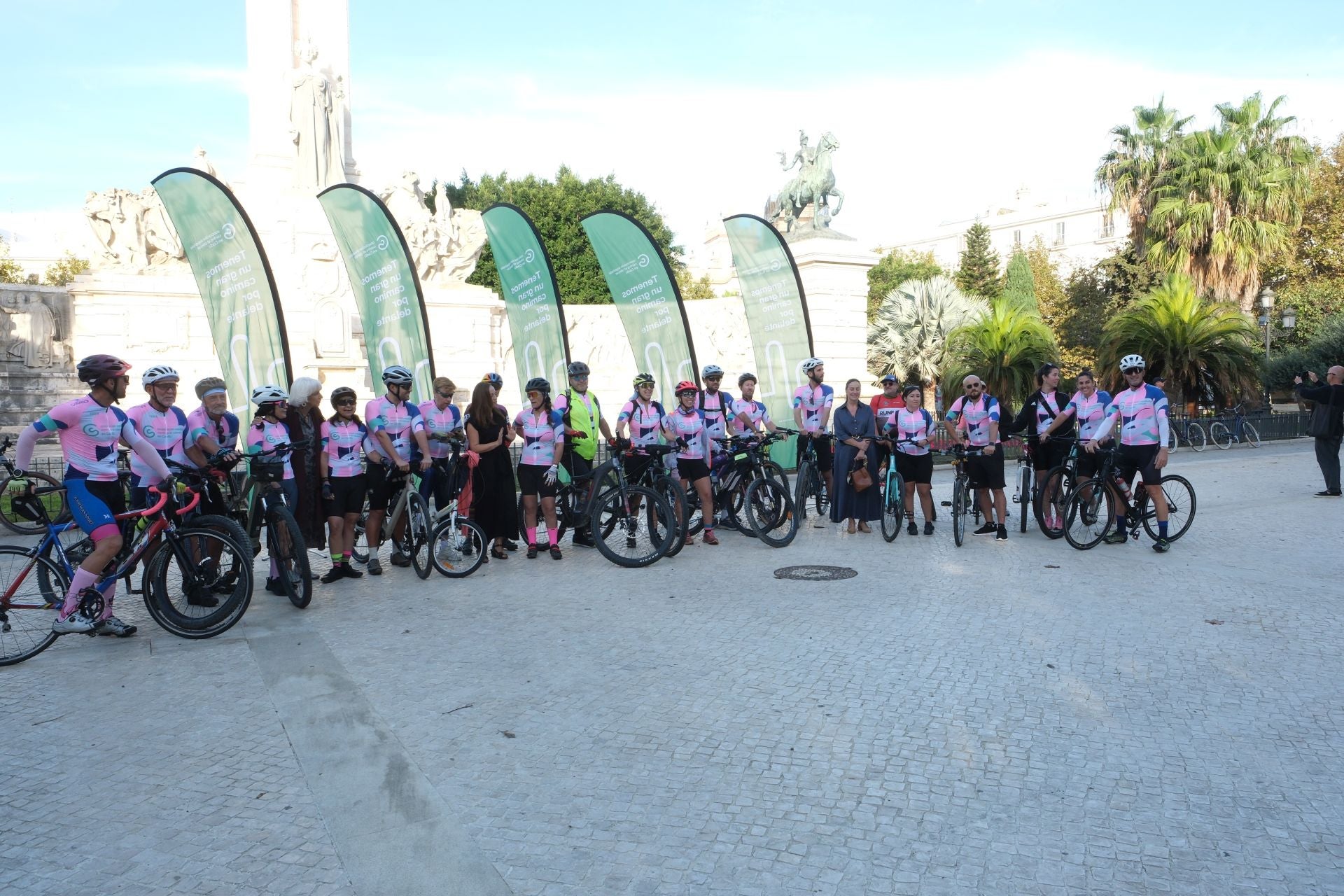 Fotos: Cádiz pedalea unida contra el cáncer en la III edición de la &#039;Cádiz Bike contra el Cáncer&#039;