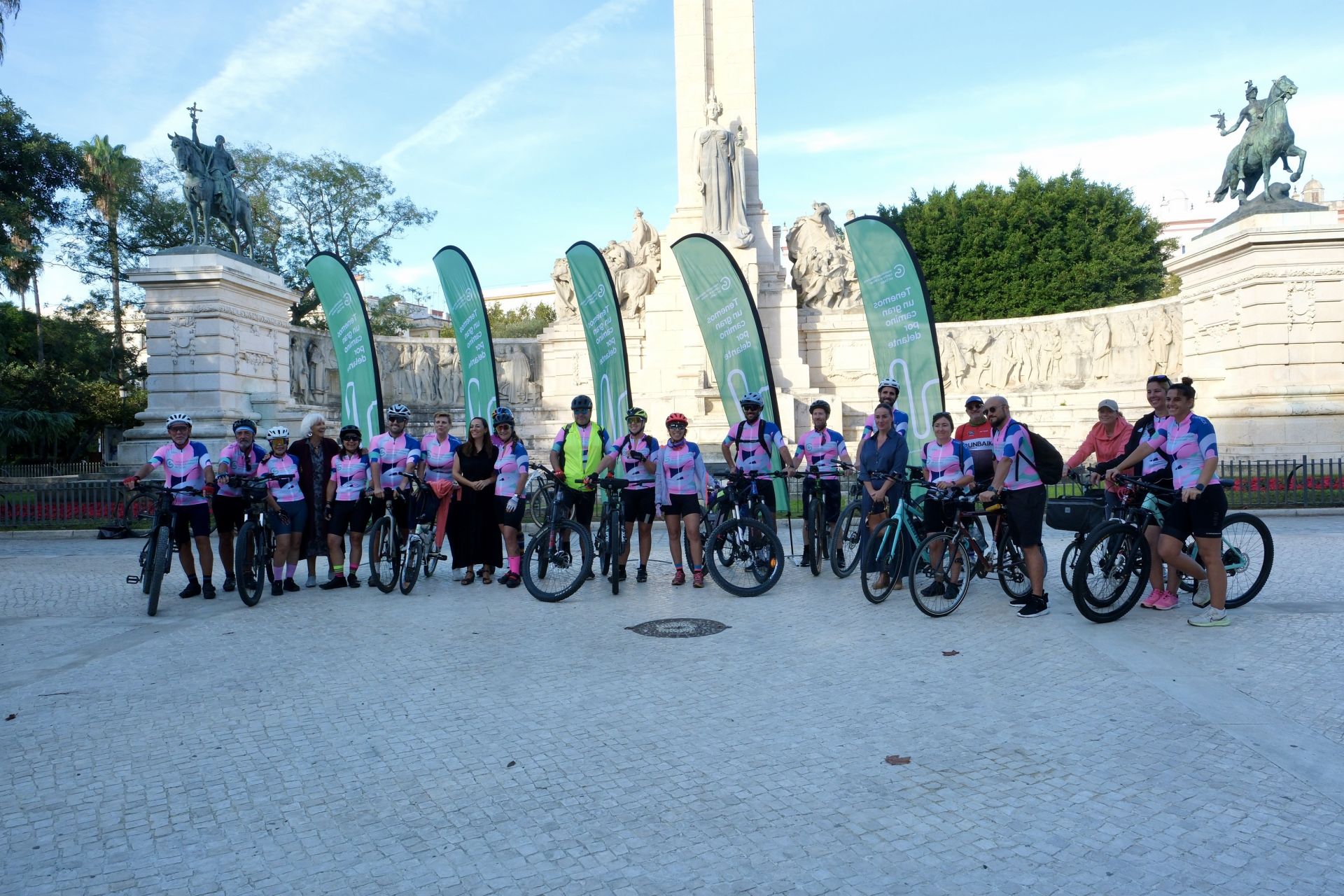 Fotos: Cádiz pedalea unida contra el cáncer en la III edición de la &#039;Cádiz Bike contra el Cáncer&#039;