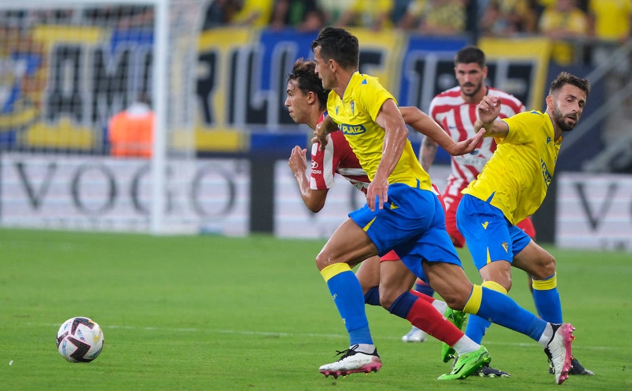 Las imágenes del Cádiz CF- Atlético de Madrid en el Trofeo Carranza