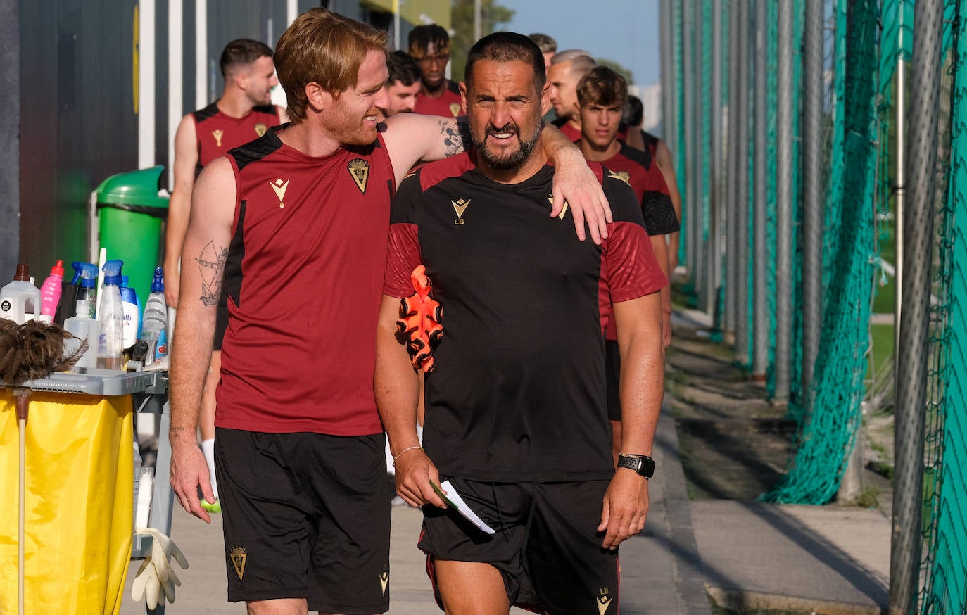 El regreso a los entrenamientos del Cádiz, en imágenes