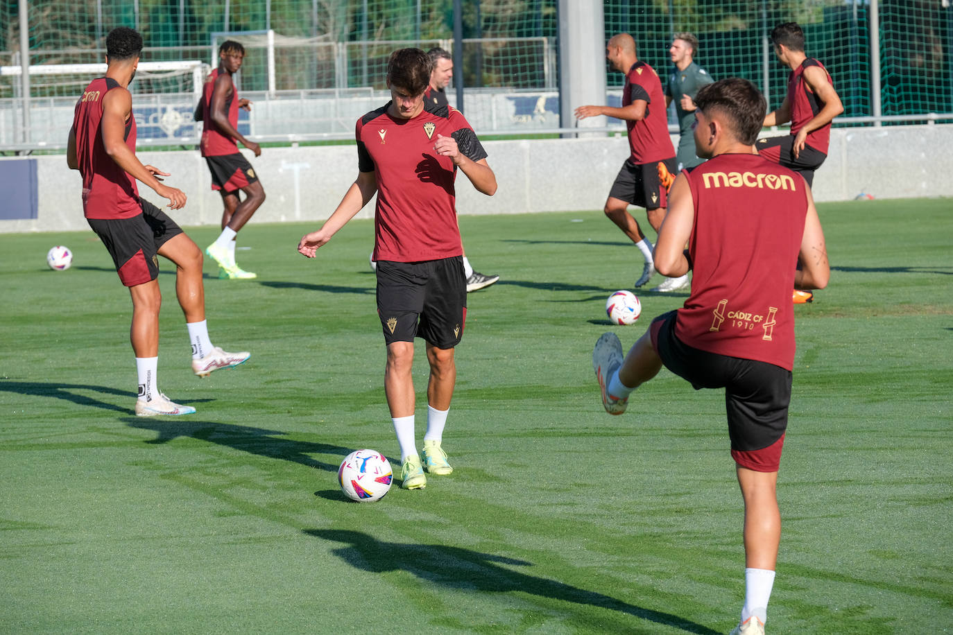 El regreso a los entrenamientos del Cádiz, en imágenes