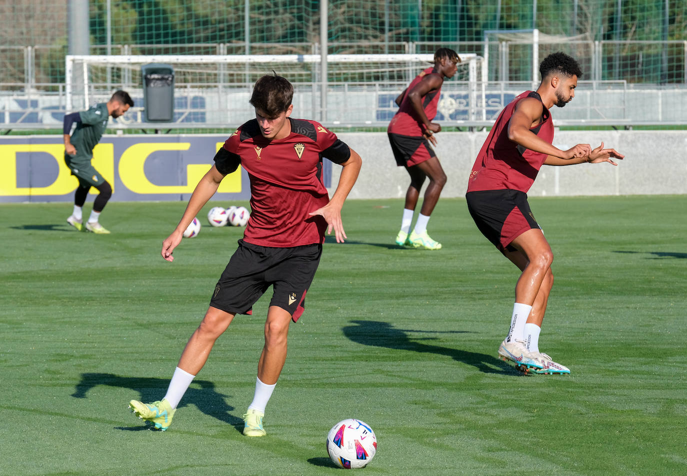 El regreso a los entrenamientos del Cádiz, en imágenes