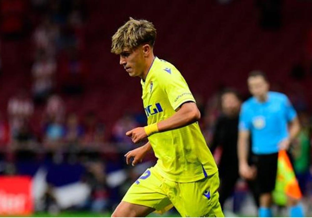 De la Rosa, en su debut con el Cádiz en el Metropolitano