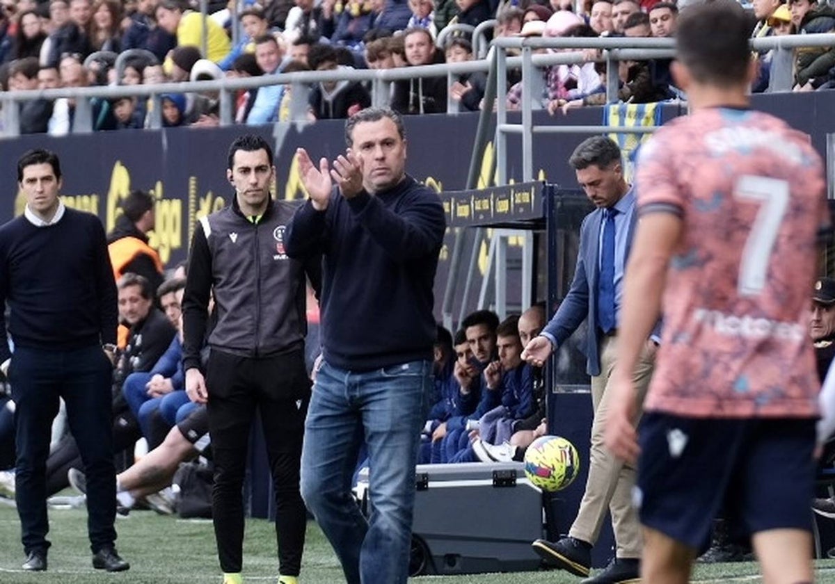 Sergio González ya ha logrado dos permanencias con el Cádiz CF