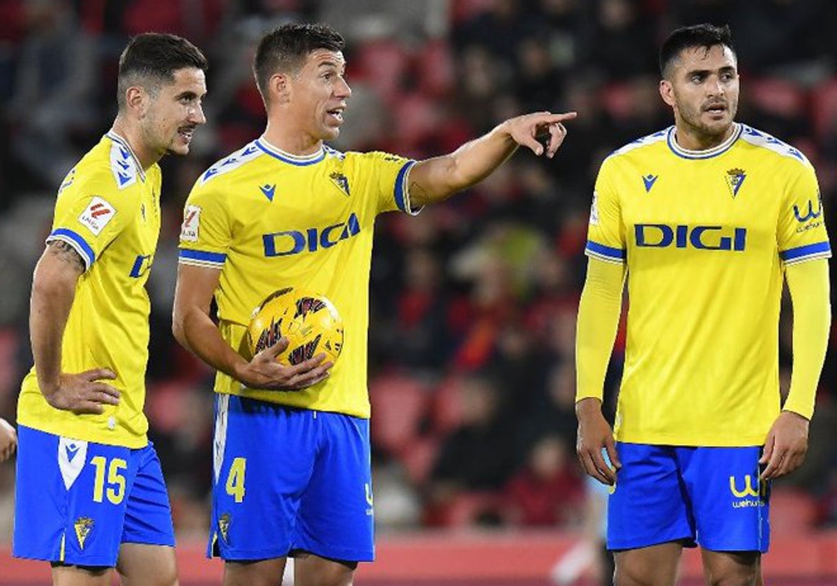 Rubén Alcaraz es clave en el centro del campo del Cádiz CF.