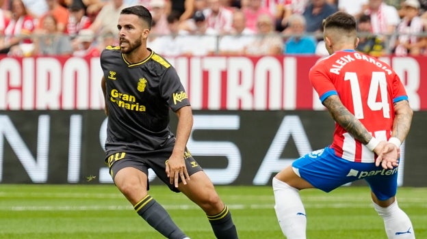 Kirian Rodríguez durante el Girona - UD Las Palmas.