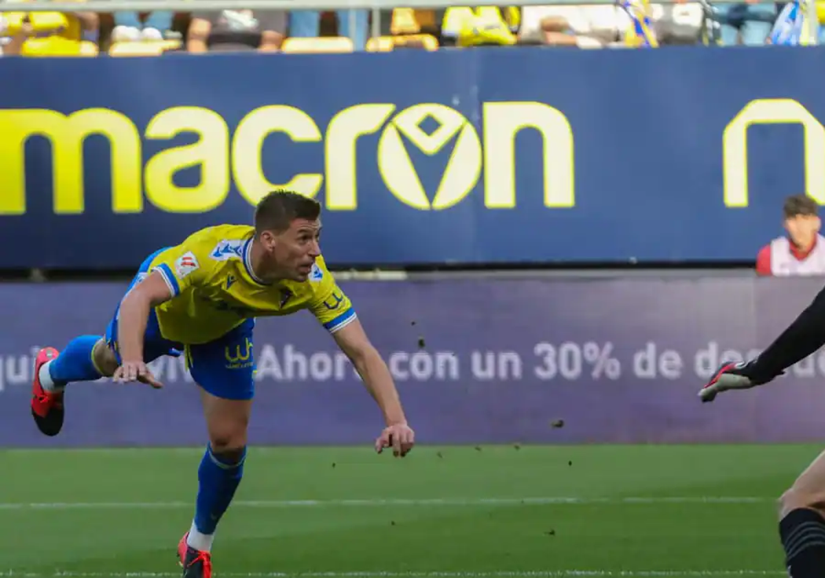 Rubén Alcaraz ante el Valencia