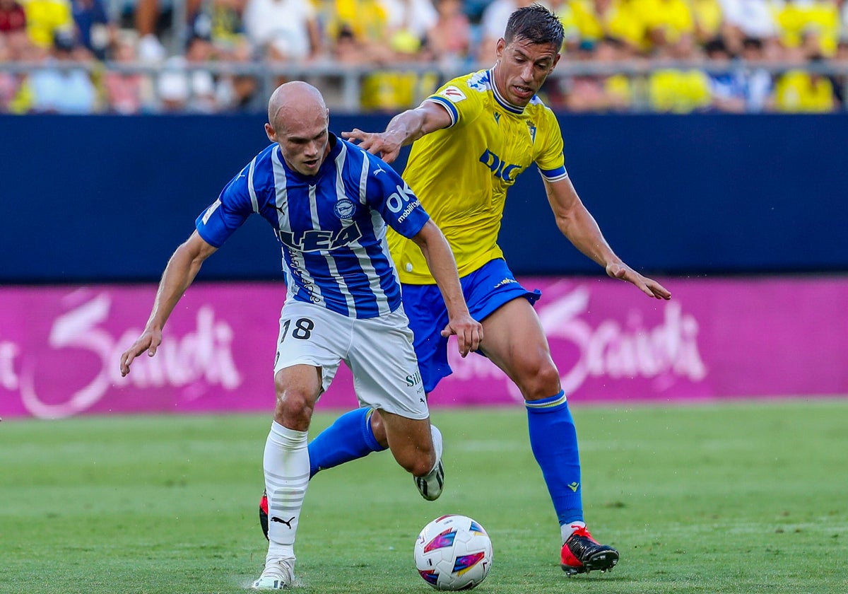 Deportivo Alavés y Cádiz CF se vuelven a ver las caras esta temporada.