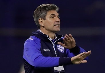 Casi tres décadas sin aroma argentino en el banquillo