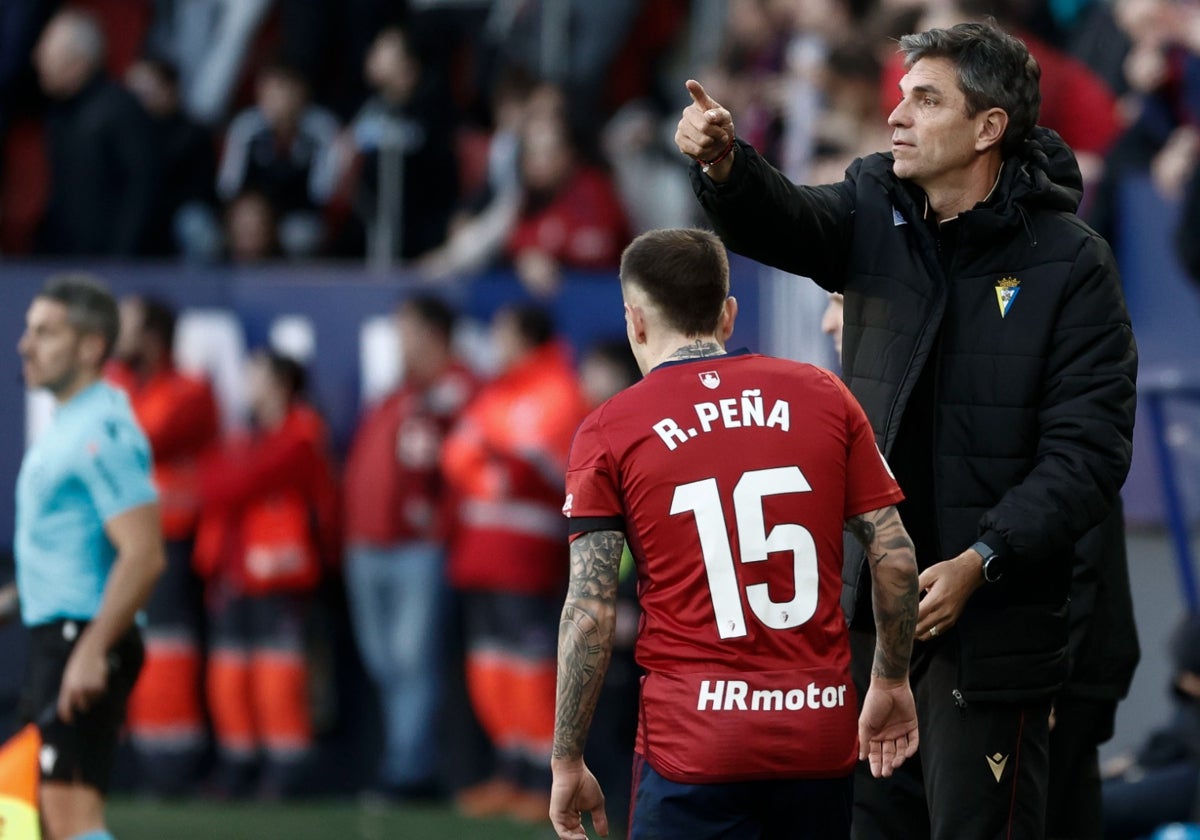 Pellegrino da instrucciones en el partido