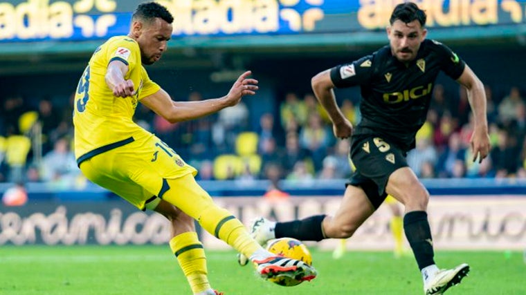 Víctor Chust se ha ganado un sitio en el Cádiz CF.