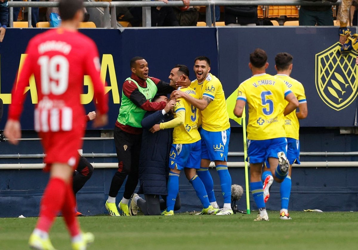 Juanmi celebra su gol ante el Atlético