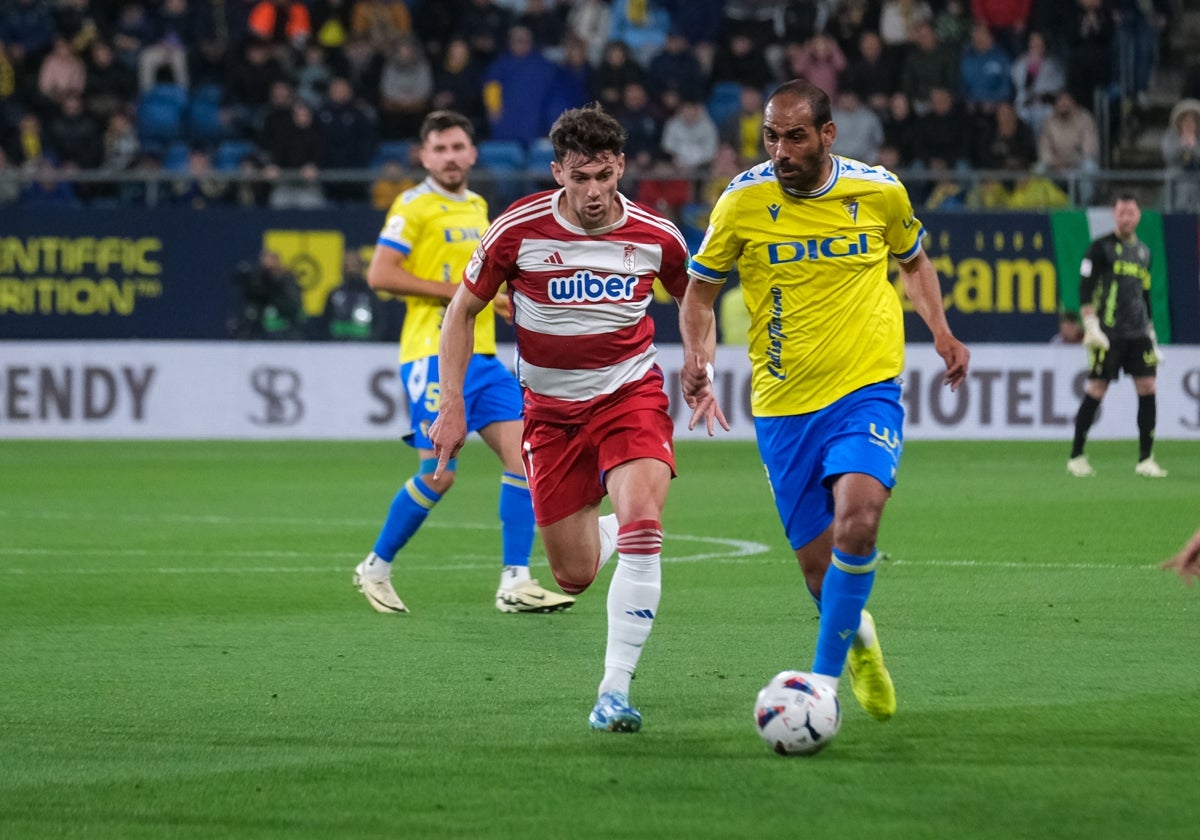 Fali se marchó lesionado ante el Granada.