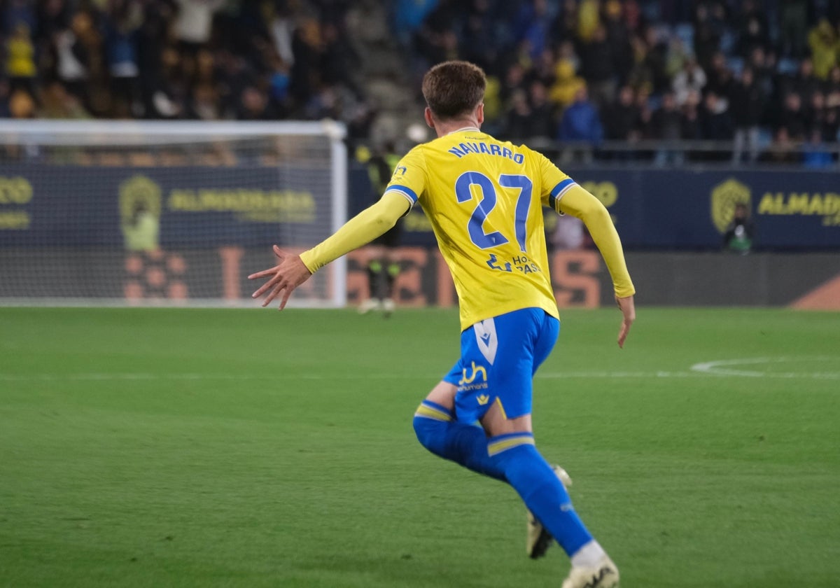 Robert Navarro, instantes después de anotar el tanto de la victoria ante el Granada